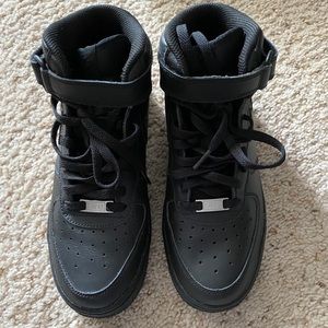 Black Air Force One’s Mids